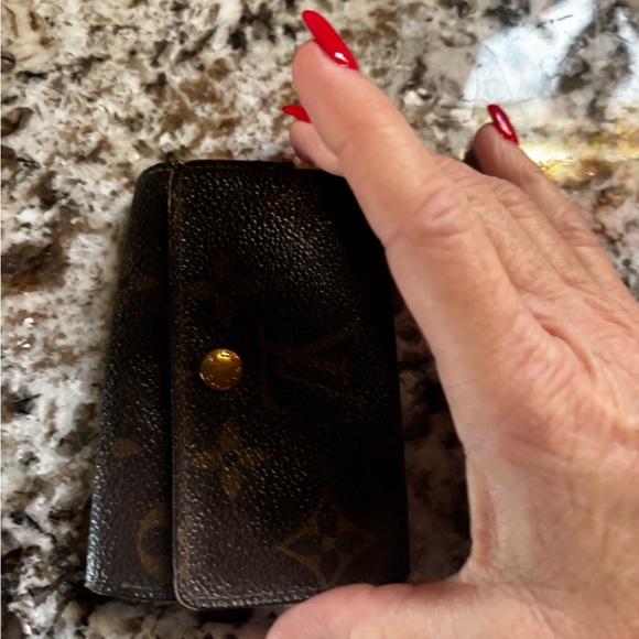 Louis Vuitton key holder - Picture 6 of 6